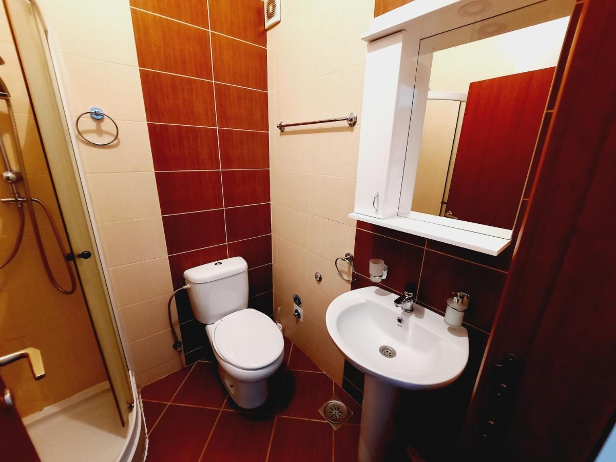 Apartment Centrum - Free Private Parking Novi Sad Esterno foto