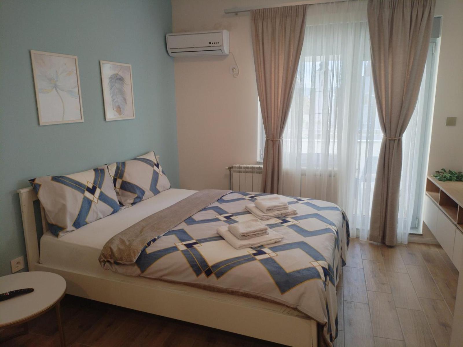 Apartment Centrum - Free Private Parking Novi Sad Esterno foto