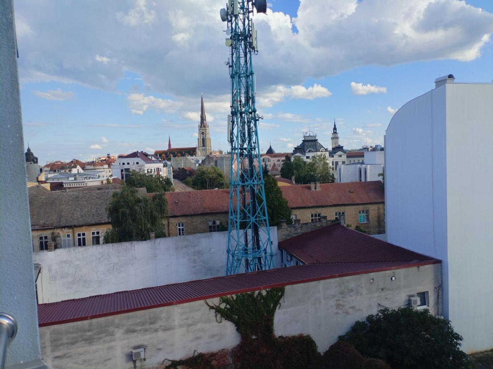 Apartment Centrum - Free Private Parking Novi Sad Esterno foto