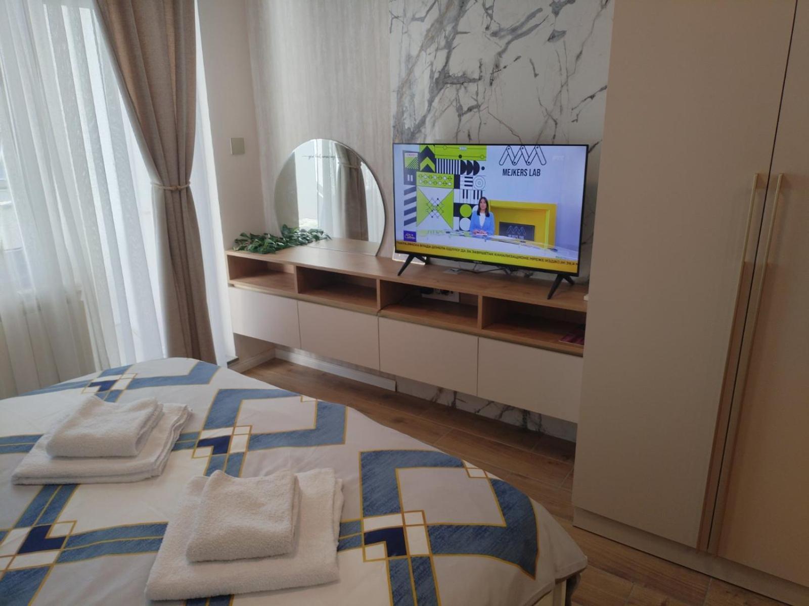 Apartment Centrum - Free Private Parking Novi Sad Esterno foto
