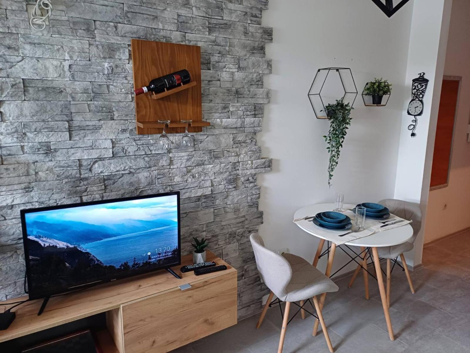 Apartment Centrum - Free Private Parking Novi Sad Esterno foto