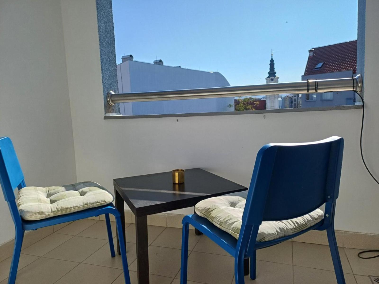 Apartment Centrum - Free Private Parking Novi Sad Esterno foto