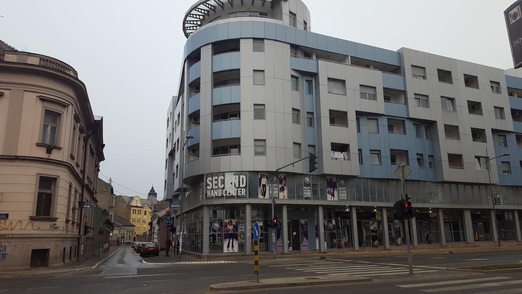 Apartment Centrum - Free Private Parking Novi Sad Esterno foto