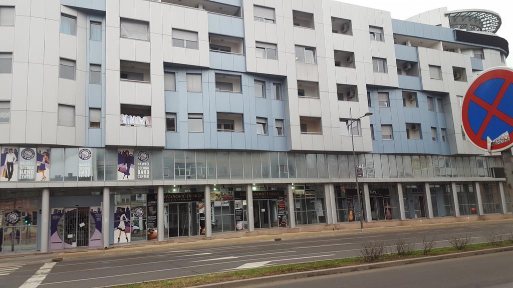 Apartment Centrum - Free Private Parking Novi Sad Esterno foto