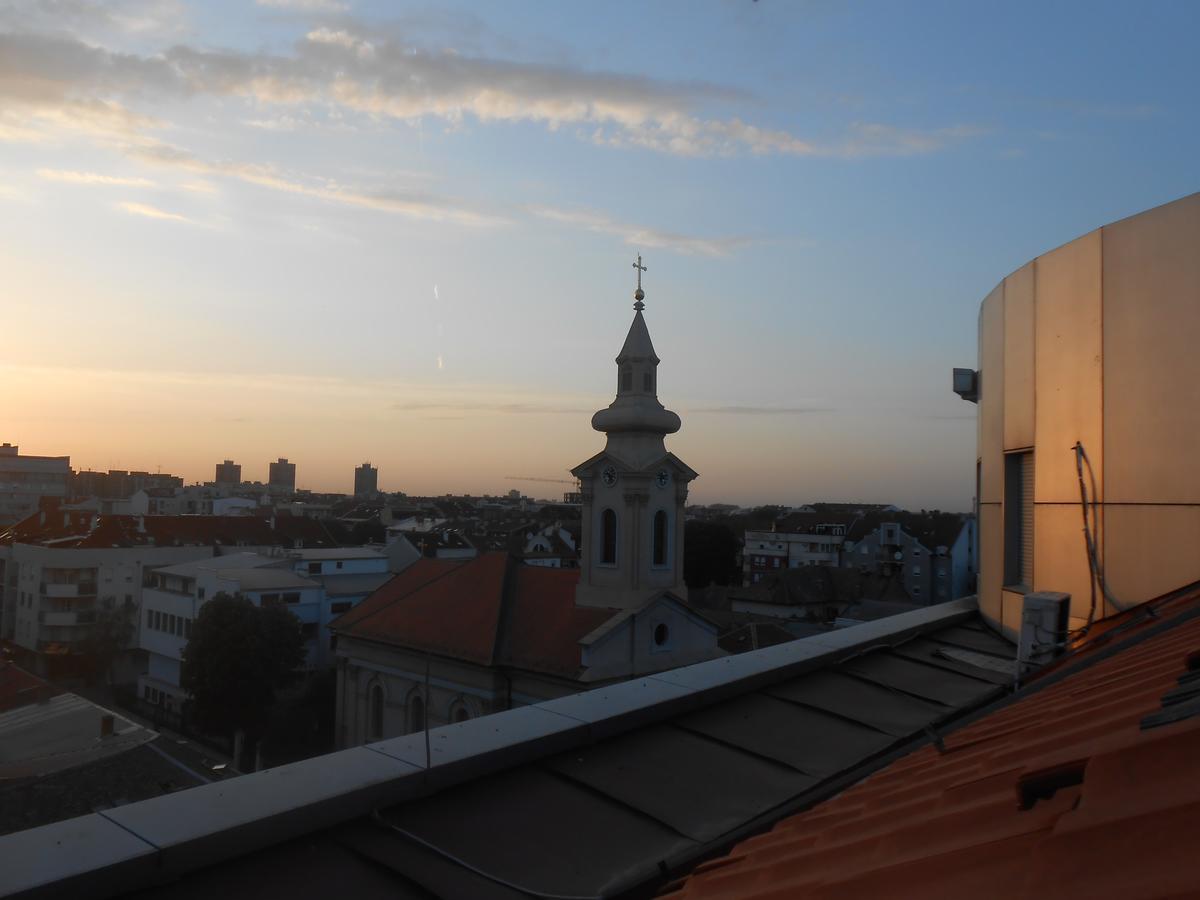 Apartment Centrum - Free Private Parking Novi Sad Esterno foto